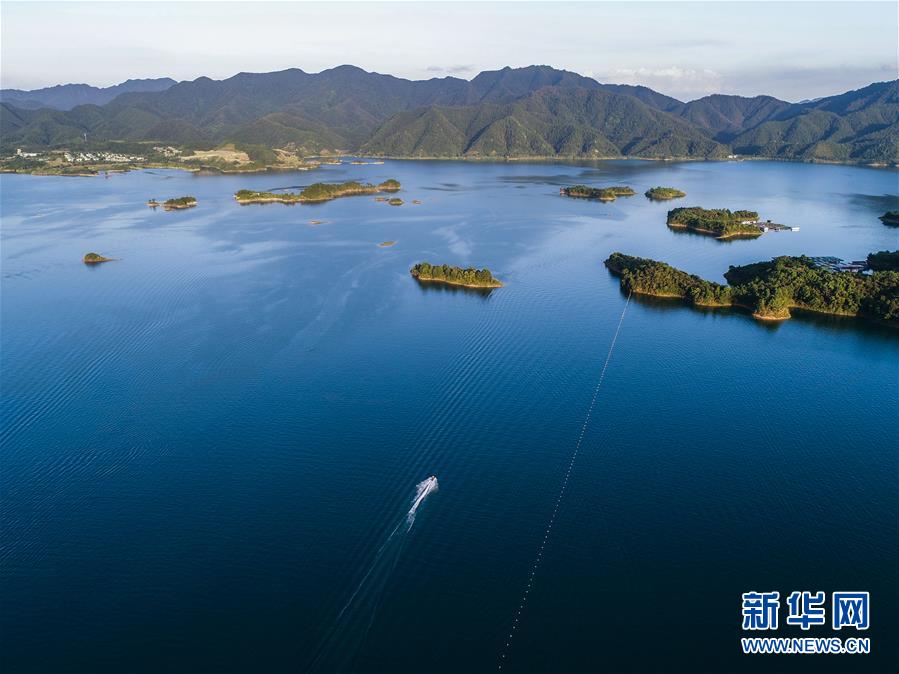 (新華全媒頭條·圖文互動(dòng))(9)歷史交匯點(diǎn)上的宏偉藍(lán)圖 ——《中共中央關(guān)于制定國民經(jīng)濟(jì)和社會(huì)發(fā)展第十四個(gè)五年規(guī)劃和二〇三五年遠(yuǎn)景目標(biāo)的建議》誕生記