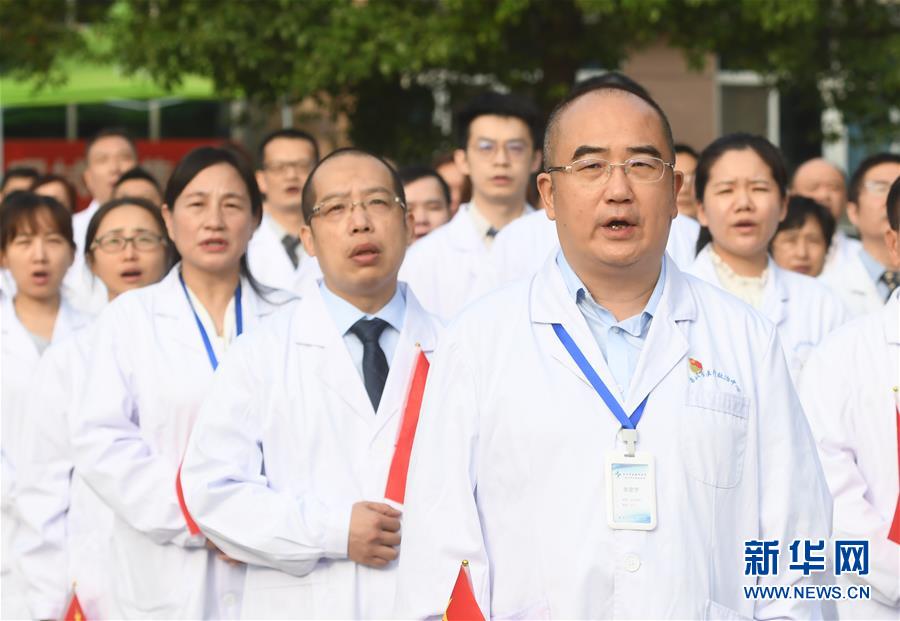 （抗疫先進事跡·圖文互動）（2）張定宇：疫情“暴風眼”里，“漸凍”之軀與時間賽跑