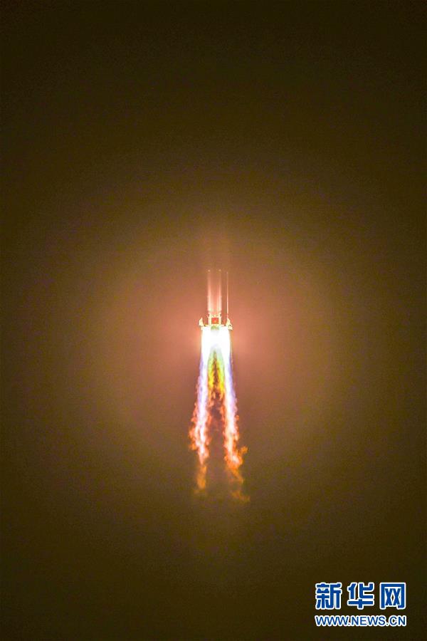 (嫦娥五號探月)(7)長征五號遙五運載火箭將嫦娥五號探測器發射升空