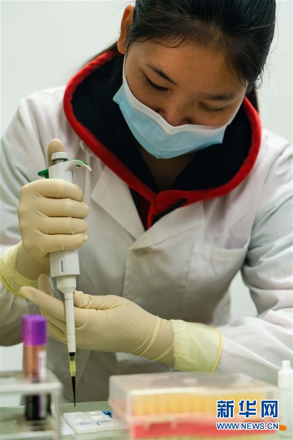 (新華全媒頭條·圖文互動)(6)不放棄每一位病患——抗艾一線工作者群像掃描