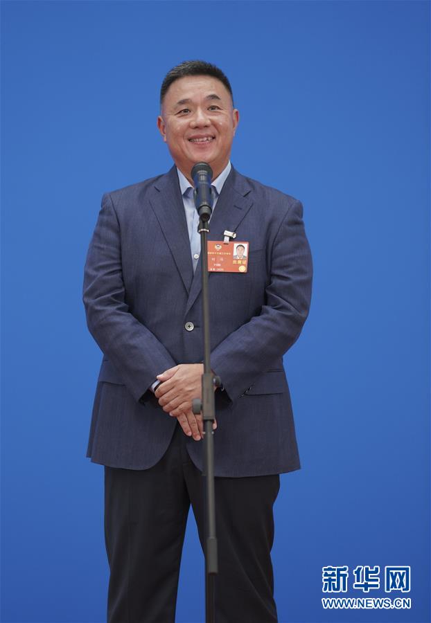 （兩會(huì)·政協(xié)開(kāi)幕·XHDW）（6）接受采訪