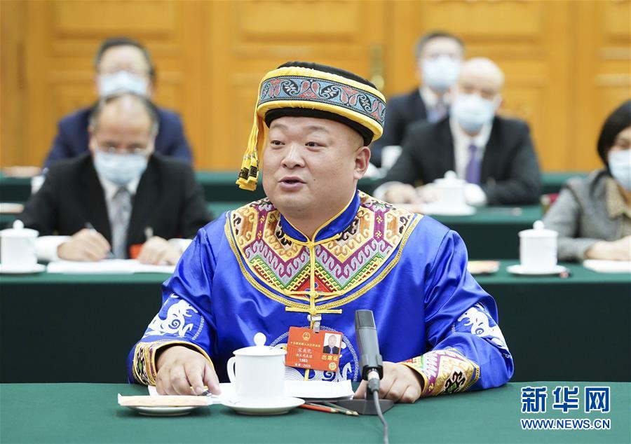 (新華全媒頭條·圖文互動)(8)從人民中汲取磅礴力量——習近平總書記同出席2020年全國兩會人大代表、政協(xié)委員共商國是紀實