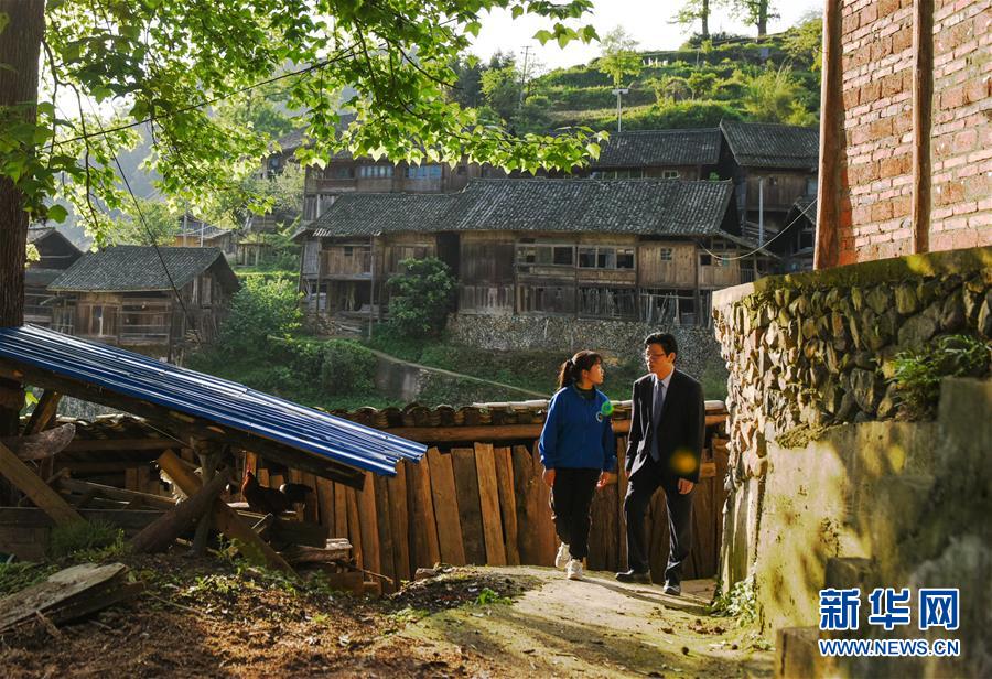 (新華全媒頭條·圖文互動)(8)凝心鑄師魂 立德育新人——以習近平同志為核心的黨中央關心教師隊伍建設紀實