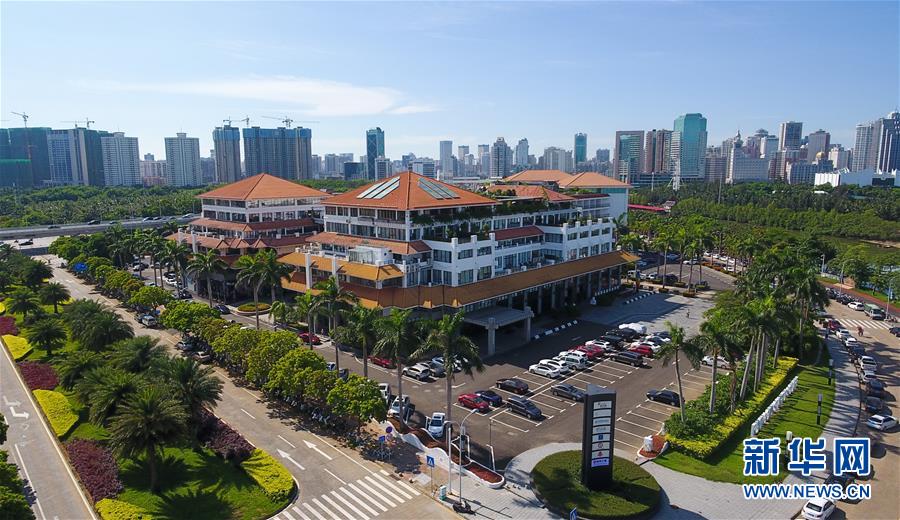 (在習近平新時代中國特色社會主義思想指引下——新時代新作為新篇章·總書記關切開放事·圖文互動)(7)開放的故事講不完——海南開放再“提速”