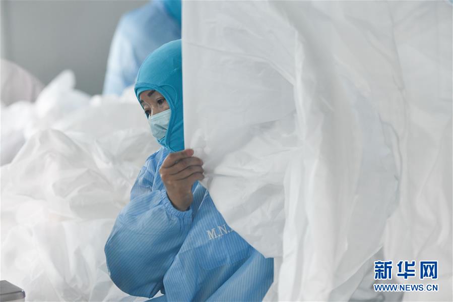 （在習近平新時代中國特色社會主義思想指引下&mdash;&mdash;新時代新作為新篇章&middot;習近平總書記關(guān)切事&middot;圖文互動）（1）打好防控&ldquo;主動仗&rdquo;&mdash;&mdash;各地精準施策堅決遏制疫情蔓延