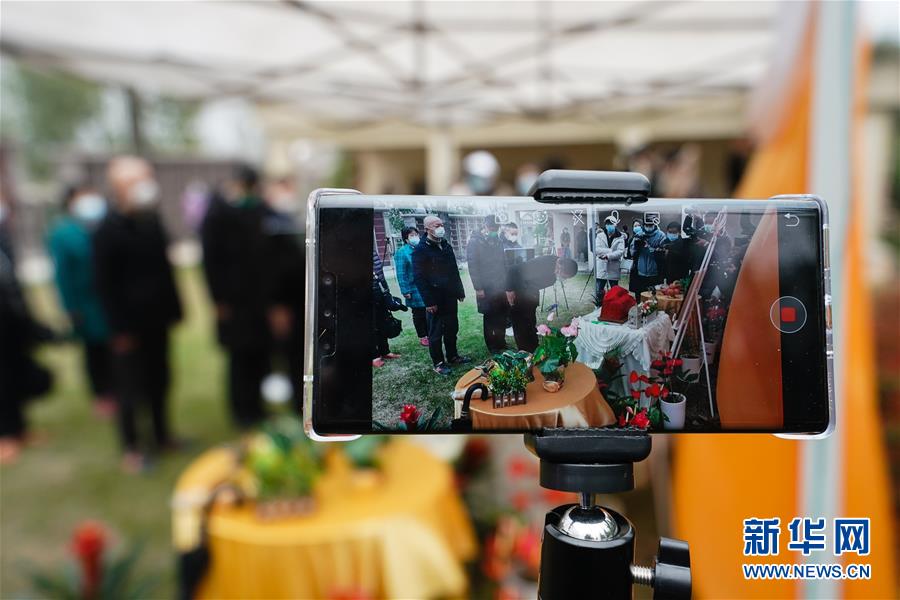 (在習(xí)近平新時(shí)代中國特色社會主義思想指引下——新時(shí)代新作為新篇章·習(xí)近平總書記關(guān)切事·圖文互動)(10)讓城市更聰明 讓經(jīng)濟(jì)更智慧——各地加快形成數(shù)字新動能促經(jīng)濟(jì)社會行穩(wěn)致遠(yuǎn)