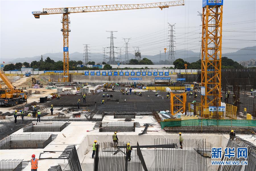 (在習(xí)近平新時(shí)代中國(guó)特色社會(huì)主義思想指引下——新時(shí)代新作為新篇章·習(xí)近平總書記關(guān)切事·圖文互動(dòng))(6)新機(jī)遇、新引擎——重大工程重大項(xiàng)目建設(shè)新動(dòng)向觀察