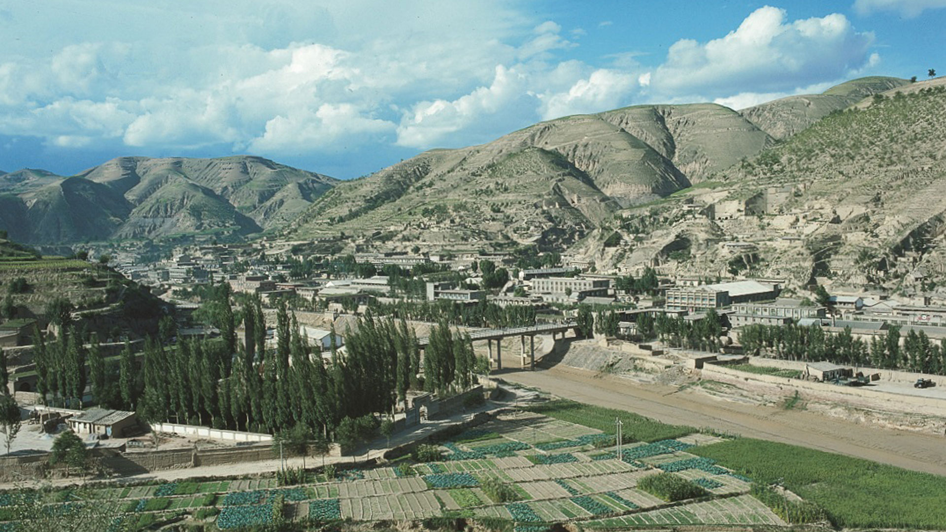 “長征”“萬里長征”“二萬五千里長征”最早出現在什么時候？