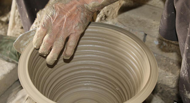 百年燒窯技藝傳承人的執(zhí)著:六旬夫婦為原料尋遍田間地頭