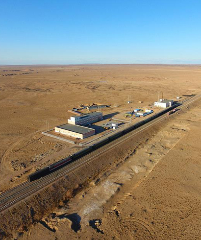 穿行在無人禁區的“生命列車”