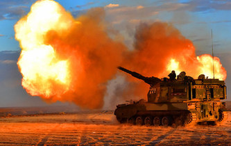 戈壁大漠上演自行火炮分隊對抗，場面霸氣！