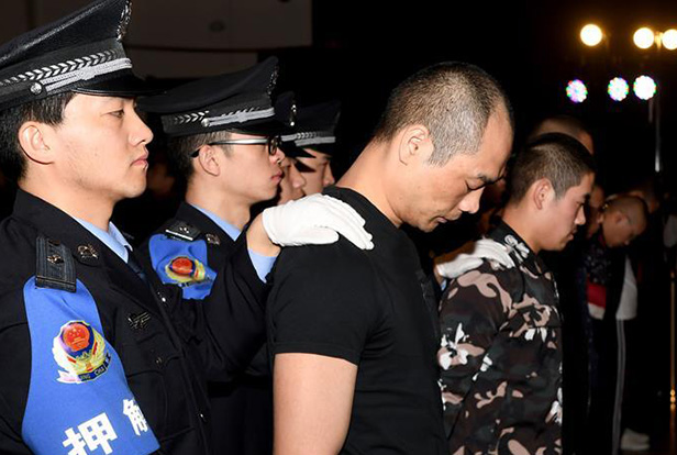 陜西省西安市新城區人民法院依法對韓某某等8人非法高利放貸、暴力討債涉黑一案公開宣判