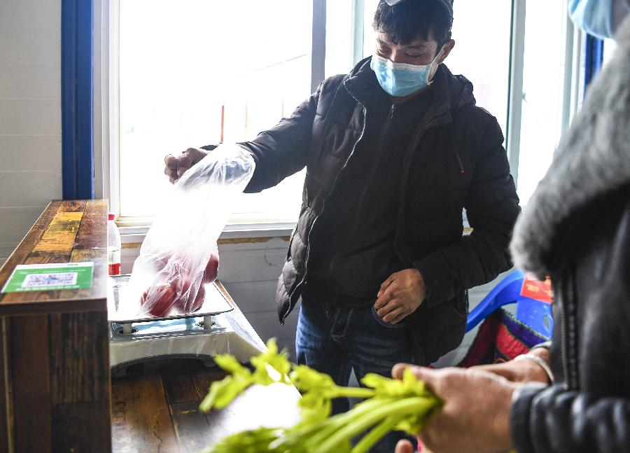 新疆：富民市場助貧困戶就業增收