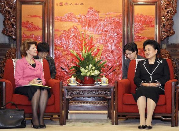 劉延東會見歐盟委員會教育、文化、語言多樣性及青年事務委員瓦西利烏