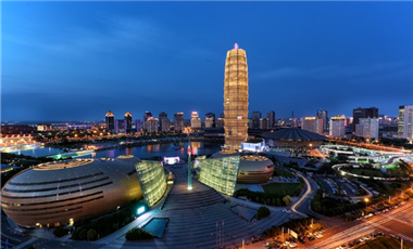 馬拉松城市觀察| 一場馬拉松，讓鄭州這個(gè)龍頭高高揚(yáng)起