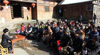 既要做好精準脫貧，也要全力推動鄉(xiāng)村振興