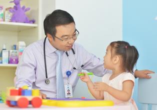 加強兒科醫(yī)生、助產(chǎn)士等緊缺人才培養(yǎng)