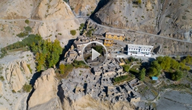 楚松村“四代房”:中國邊陲巨變縮微影像