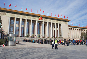 參加新聞發布會的記者陸續進場