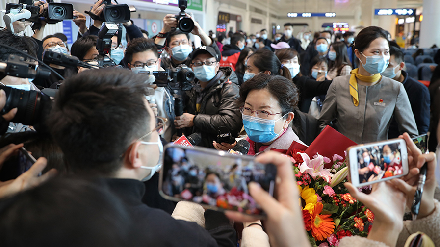 武漢櫻花爛漫，抗疫英雄歸來