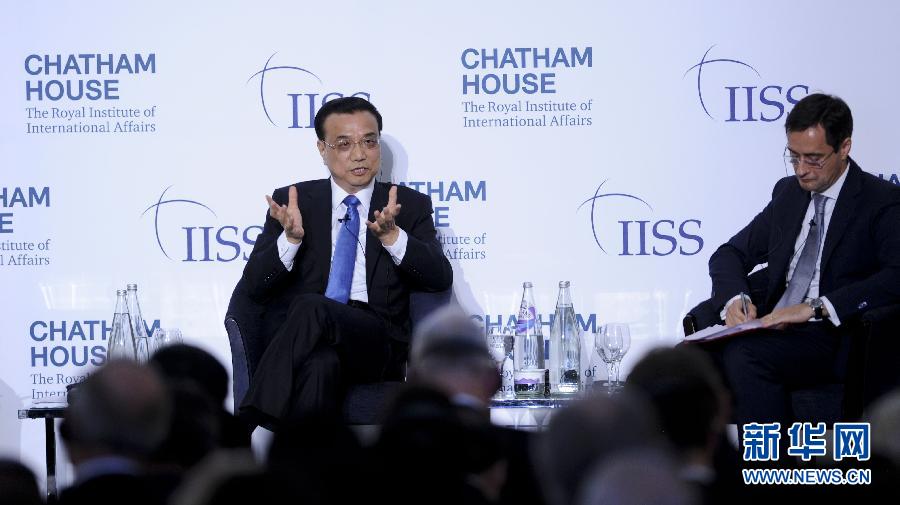 6月18日，國務(wù)院總理李克強(qiáng)在倫敦金融城市長官邸面向英國皇家國際問題研究所和國際戰(zhàn)略研究所兩大智庫發(fā)表題為《共建包容發(fā)展的美好世界》的演講。新華社記者 張鐸 攝 
