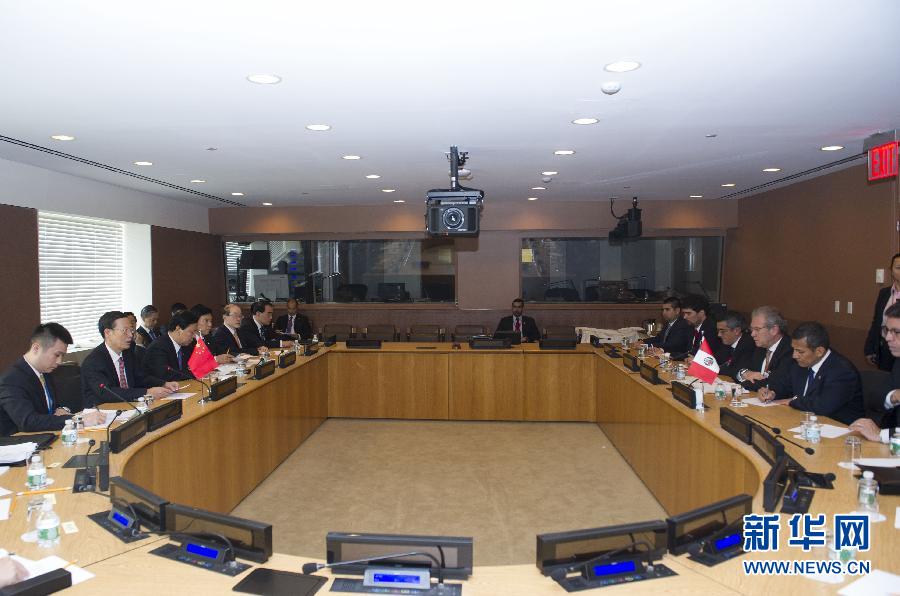 9月23日，出席聯合國氣候峰會的國家主席習近平特使、國務院副總理張高麗在紐約聯合國總部會見秘魯總統烏馬拉。 新華社記者 王曄 攝 