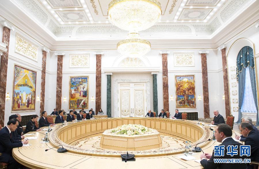 9月26日，應邀訪問白俄羅斯的國務院副總理張高麗在明斯克會見白俄羅斯總統盧卡申科。新華社記者王曄攝 