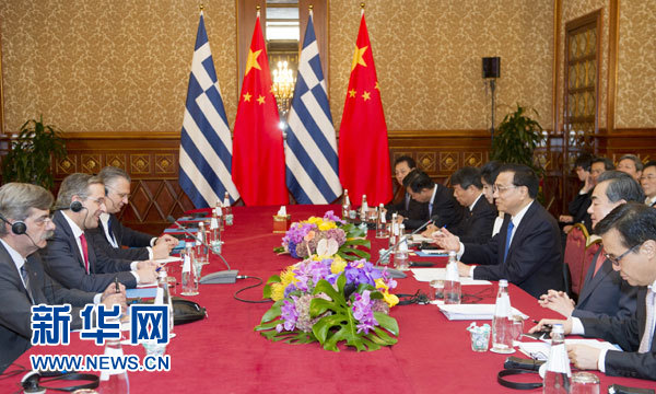 10月16日，中國(guó)國(guó)務(wù)院總理李克強(qiáng)在意大利米蘭會(huì)見希臘總理薩馬拉斯。 新華社記者 謝環(huán)馳 攝