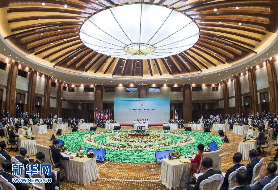 11月13日，中國國務院總理李克強在緬甸首都內比都出席第17次東盟與中日韓（10+3）領導人會議。 新華社記者 王曄 攝