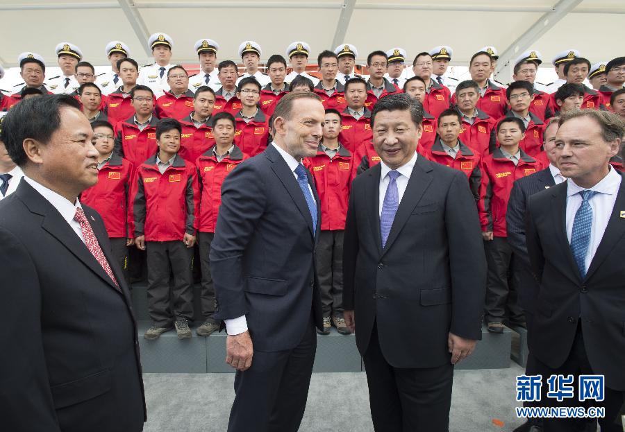 11月18日,正在澳大利亞塔斯馬尼亞州首府霍巴特訪問的中國國家主席習近平在澳大利亞總理阿博特陪同下參觀南極科考項目并慰問兩國科考人員。新華社記者李學仁攝 11月18日,正在澳大利亞塔斯馬尼亞州首府霍巴特訪問的中國國家主席習近平在澳大利亞總理阿博特陪同下參觀南極科考項目并慰問兩國科考人員。新華社記者李學仁攝