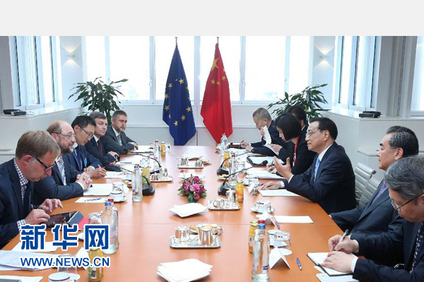 當地時間6月29日上午,國務院總理李克強在布魯塞爾會見歐洲議會議長舒爾茨。 新華社記者 龐興雷 攝 當地時間6月29日上午,國務院總理李克強在布魯塞爾會見歐洲議會議長舒爾茨。 新華社記者 龐興雷 攝