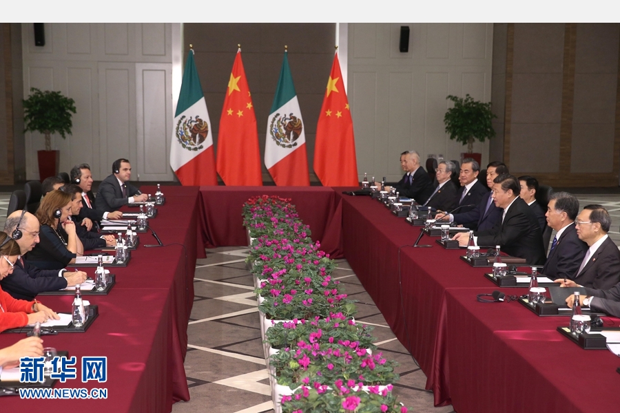 11月16日,國家主席習(xí)近平在土耳其安塔利亞會見墨西哥總統(tǒng)培尼亞。 新華社記者 馬占成 攝 11月16日,國家主席習(xí)近平在土耳其安塔利亞會見墨西哥總統(tǒng)培尼亞。 新華社記者 馬占成 攝