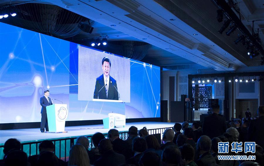 11月18日，國家主席習近平在菲律賓馬尼拉出席亞太經(jīng)合組織（APEC）工商領(lǐng)導人峰會并發(fā)表主旨演講。 新華社記者 王曄 攝 