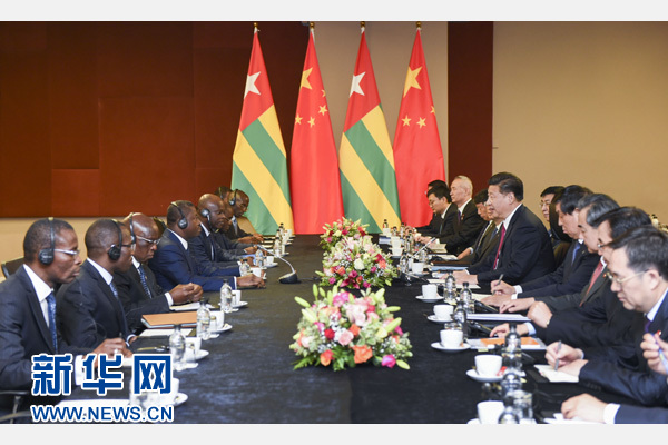 12月3日，國家主席習近平在約翰內斯堡會見多哥總統(tǒng)福雷。新華社記者 謝環(huán)馳 攝 