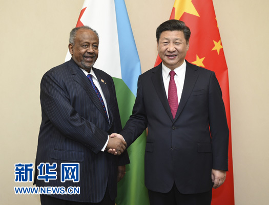 12月3日,國家主席習(xí)近平在約翰內(nèi)斯堡會見吉布提總統(tǒng)蓋萊。新華社記者 謝環(huán)馳 攝
12月3日,國家主席習(xí)近平在約翰內(nèi)斯堡會見吉布提總統(tǒng)蓋萊。新華社記者 謝環(huán)馳 攝