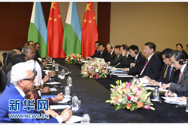 12月3日,國家主席習(xí)近平在約翰內(nèi)斯堡會見吉布提總統(tǒng)蓋萊。新華社記者 謝環(huán)馳 攝
12月3日,國家主席習(xí)近平在約翰內(nèi)斯堡會見吉布提總統(tǒng)蓋萊。新華社記者 謝環(huán)馳 攝