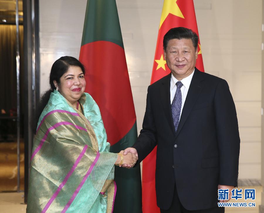 10月14日,國家主席習近平在達卡會見孟加拉國國民議會議長喬杜里。 新華社記者蘭紅光攝 10月14日,國家主席習近平在達卡會見孟加拉國國民議會議長喬杜里。 新華社記者蘭紅光攝
