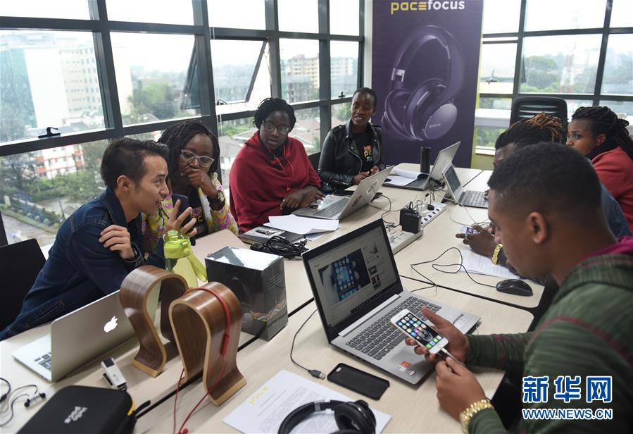 (國際·中非合作論壇·圖文互動)(1)他把耳機賣到肯尼亞總統(tǒng)府——記在非洲當創(chuàng)客的中國青年劉鵬