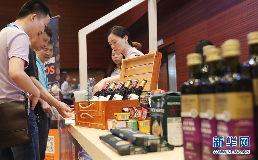 (新華全媒頭條·圖文互動)(2)一展匯世界——寫在首屆中國國際進口博覽會開幕之際