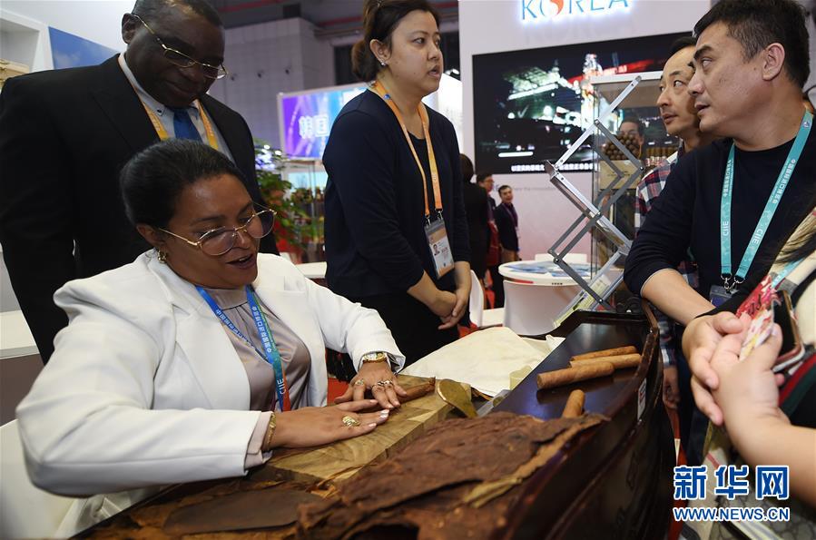 (新華全媒頭條·圖文互動(dòng))(8)共享中國(guó)機(jī)遇 共創(chuàng)美好未來(lái)——聆聽(tīng)首屆中國(guó)國(guó)際進(jìn)口博覽會(huì)上的開放發(fā)展奏鳴曲
