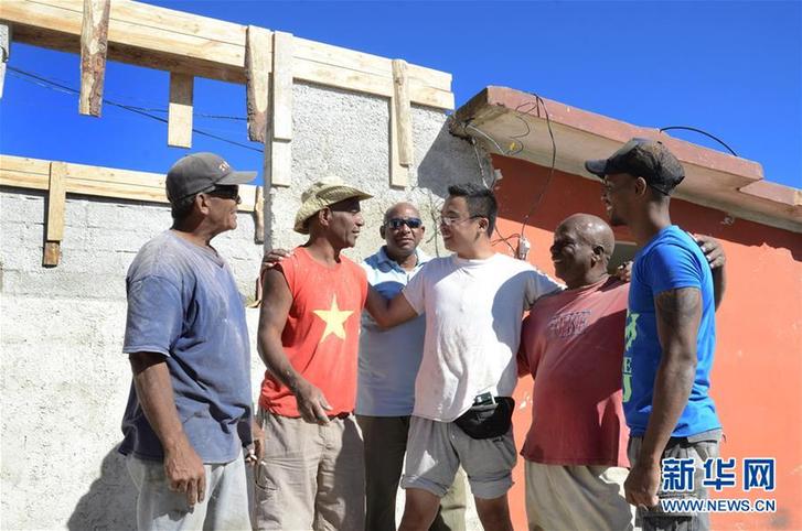 (國際·圖文互動)(1)哈瓦那龍卷風(fēng)災(zāi)區(qū)來了個“中國人”