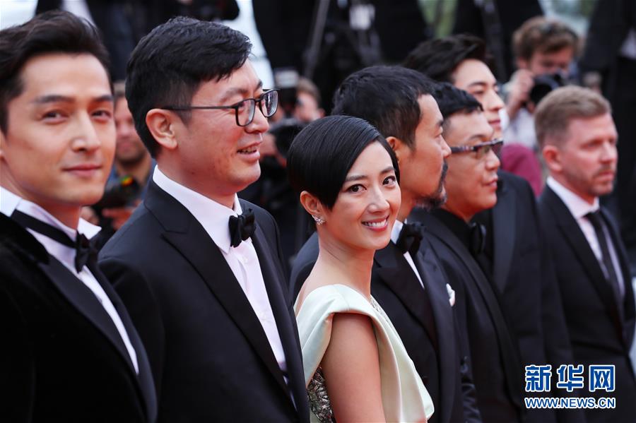 (國際)(1)戛納電影節:中國影片《南方車站的聚會》首映