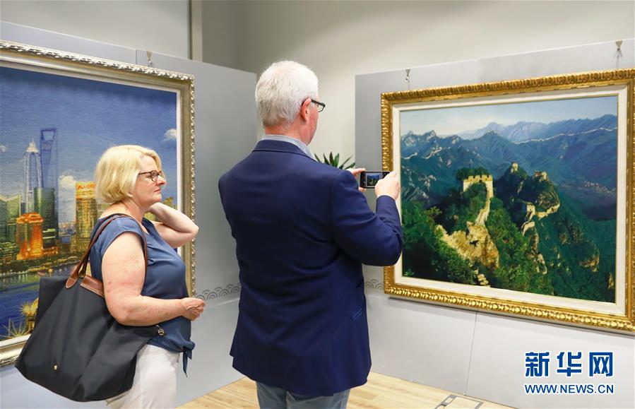 (國際·圖文互動)(3)上海絨繡歐洲交流展在布魯塞爾開幕