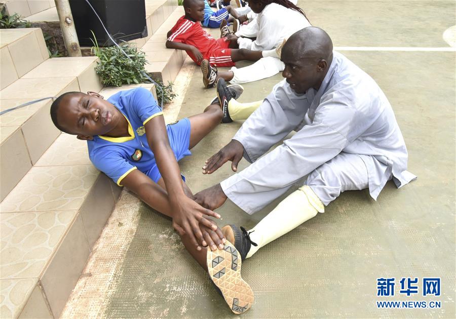 (國際·圖文互動)(8)通訊:“我也曾混跡街頭,終于靠習武自立”——喀麥隆人姆巴的武術情緣