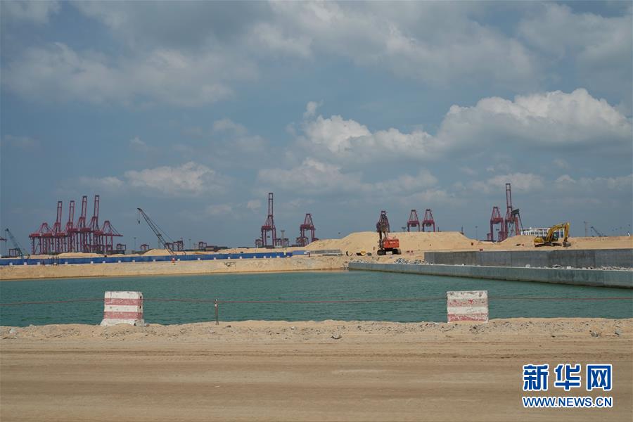 （國際·圖文互動）（5）通訊：春節，“是工期而不是假期”——記科倫坡港口城的中國建設者