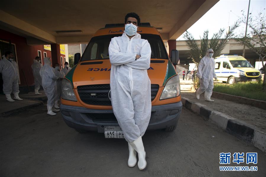 (國際疫情·圖文互動)(2)通訊:埃及救護車里的“逆行者”