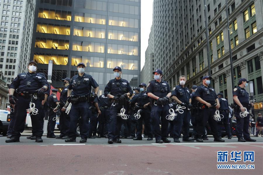 (國際)(5)美國警察執法動作不當致一名非裔男子死亡 引發大規模抗議