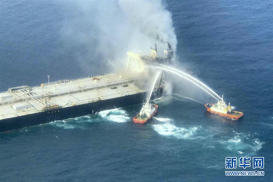 (國際·圖文互動)(7)在斯里蘭卡中國專家和中資企業助力油輪滅火