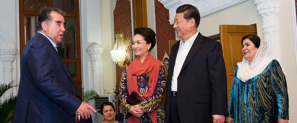 習近平出席塔吉克斯坦總統拉赫蒙家宴