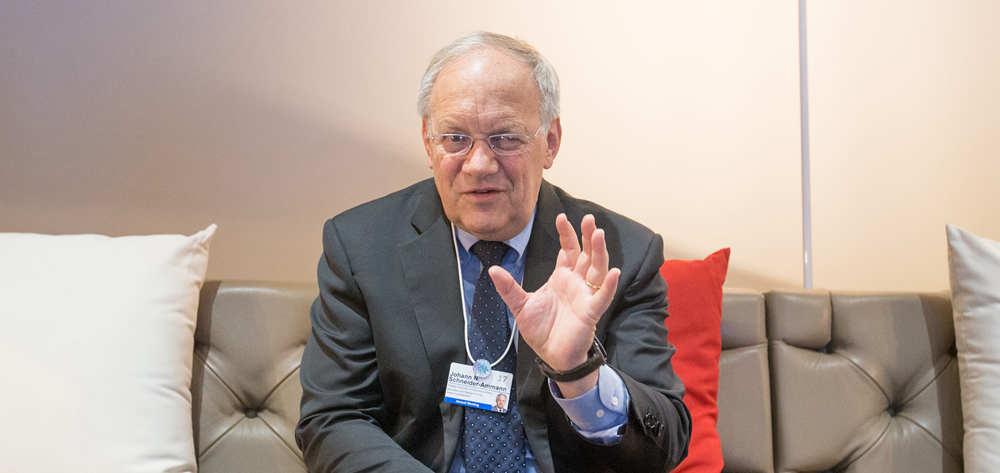 瑞士希望搭乘中國(guó)發(fā)展的“快車(chē)”——訪(fǎng)瑞士聯(lián)邦委員兼經(jīng)濟(jì)、教研部長(zhǎng)施奈德－阿曼